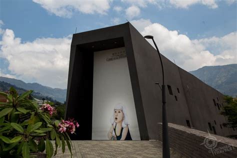 Casa de la Memoria: Unveiling Medellín's Past Through Powerful Storytelling and Artistic Expression!