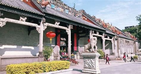  Chen Clan Academy: Where Exquisite Architecture Meets Intriguing Cultural Heritage!