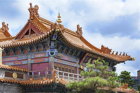 Dazhao Temple! A Monument to Ancient Inner Mongolian Buddhism and Architectural Brilliance!