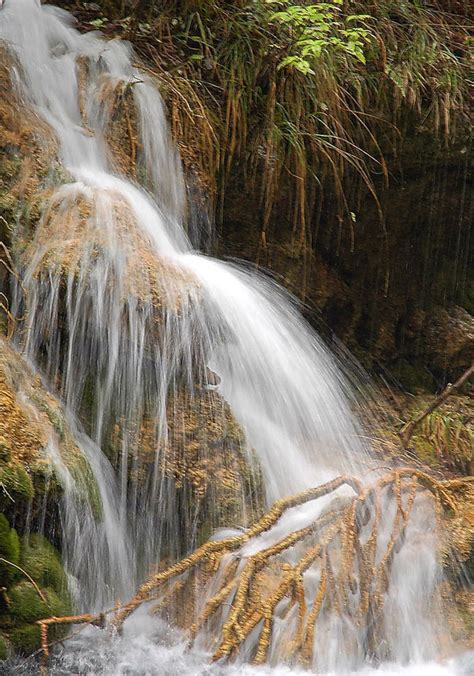 Longwang Mountain Scenic Area - A Breathtaking Escape for History Buffs and Nature Enthusiasts!