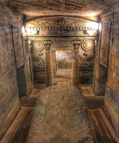 The Catacombs of Kom El Shoqafa: Unveiling Ancient Alexandrian Mysteries!