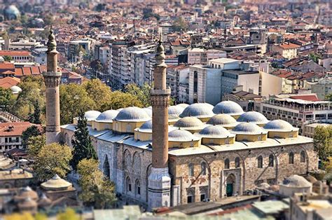 Ulu Cami: Majestic Ottoman Architecture and Historical Tapestry!